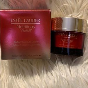 Estee Lauder Nutritious Vitality8 Radiant Moisture